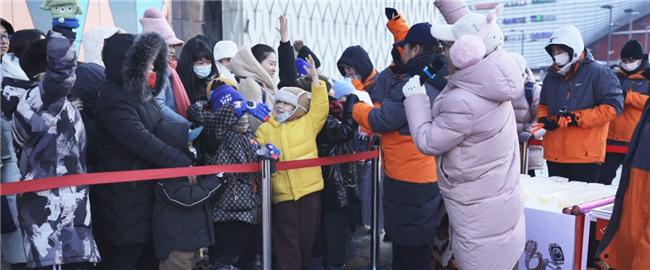 小天才电话手表在哈尔滨的极寒实测龙8游戏进入零下26度冻一天(图2)
